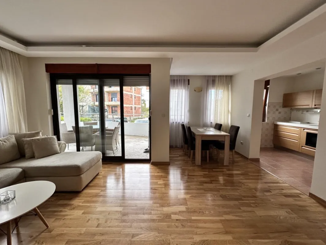 Prodaja, dvosoban stan, 73m², Đenovići, Herceg Novi