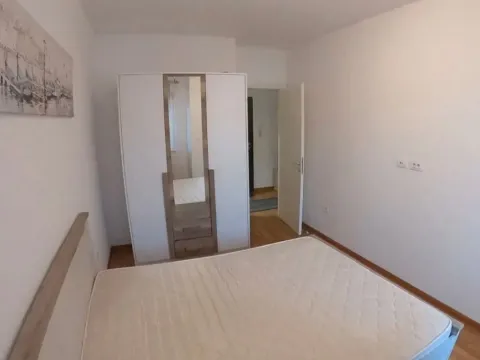 Izdavanje, jednosoban stan, 43m², City Kej, Podgorica - image 7