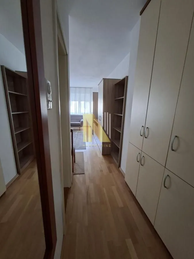 Izdavanje, garsonjera, 35m², Bulevar Oslobodjenja, Novi Sad Sve Podlokacije