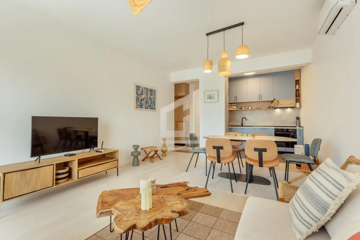 Prodaja, dvosoban stan, 72m², Donja Lastva, Tivat