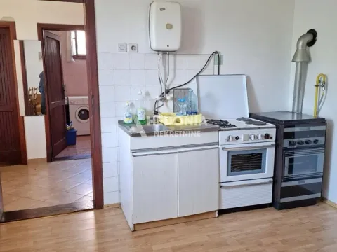 Prodaja, kuća, 176m², Centar, Inđija - image 9
