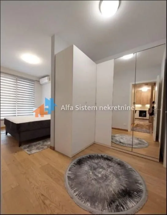 Izdavanje, trosoban stan, 62m², Novi Beograd Blok 65, Novi Beograd Sve Podlokacije