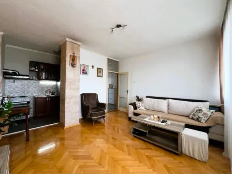 Prodaja, jednosoban stan, 48m², Pejton, Podgorica - image 2
