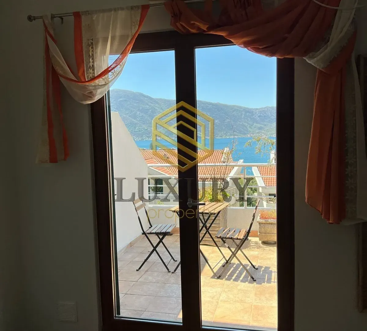 Prodaja, trosoban stan, 130m², Risan, Kotor