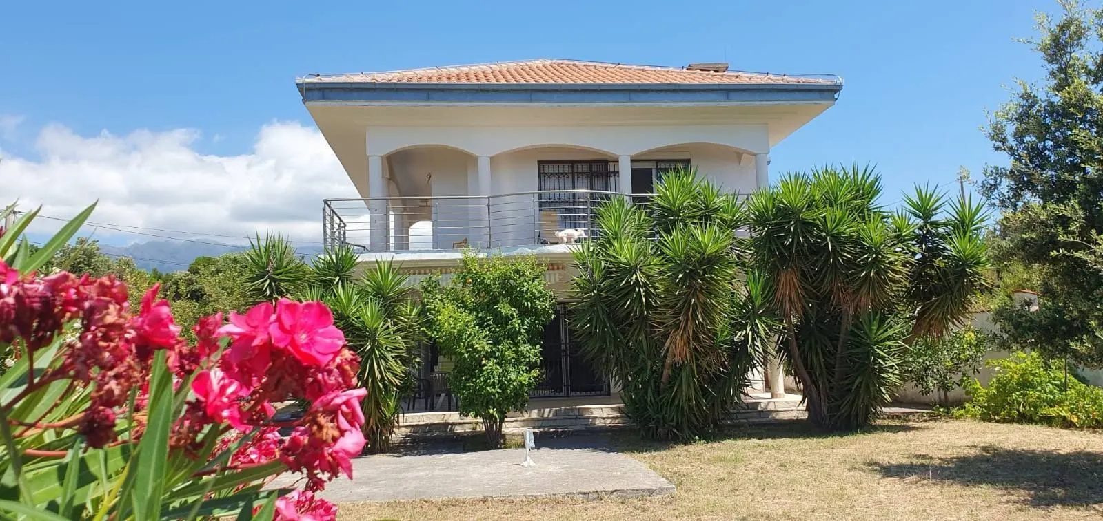 Izdavanje, kuća, 180m², Krimovica, Kotor