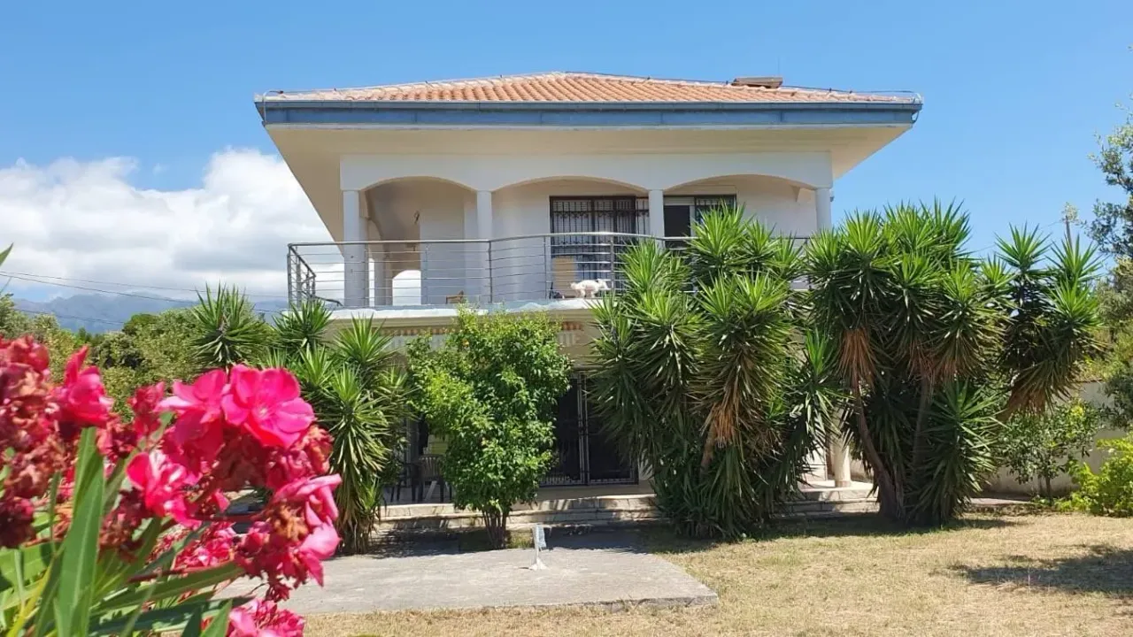 Rent, house, 180m², Krimovica, Kotor