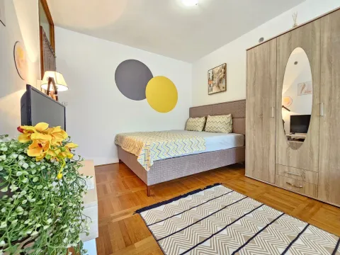 Rent, studio apartment, 30m², Budva, Crna Gora - image 2