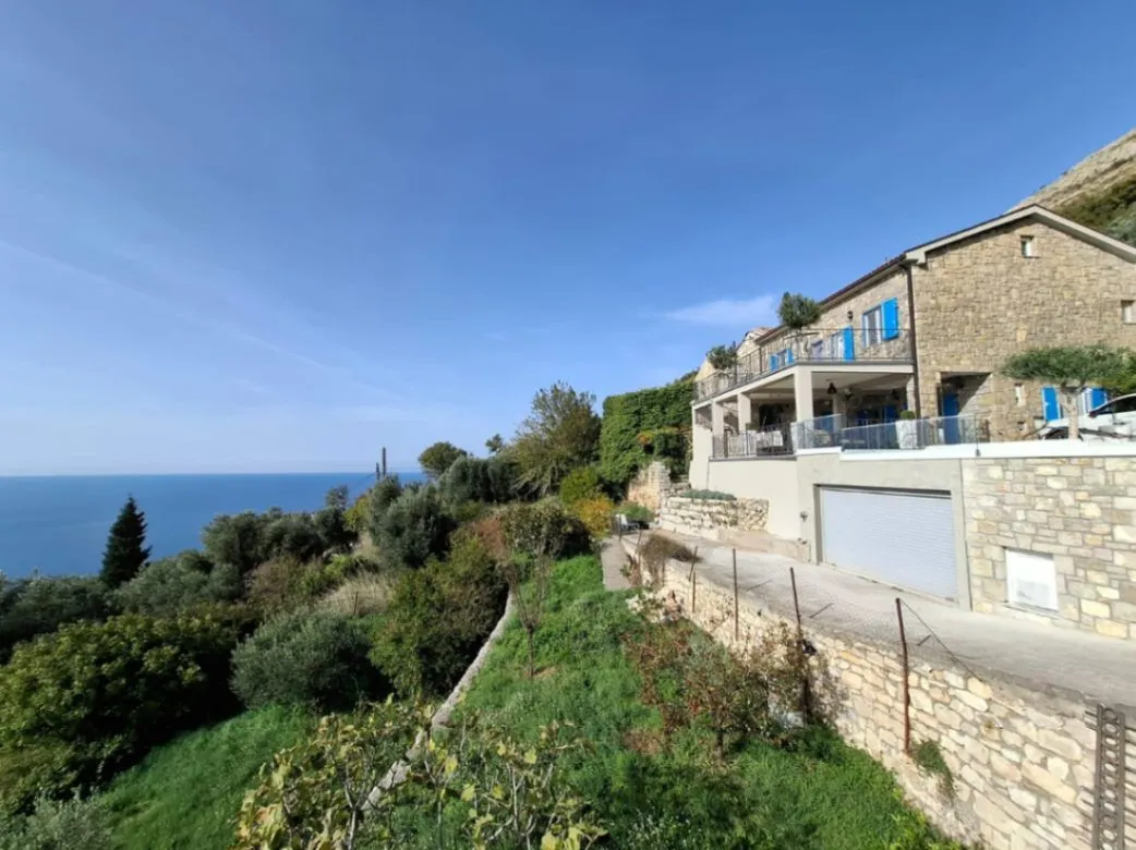 Prodaja, kuća, 116m², Reževići, Budva