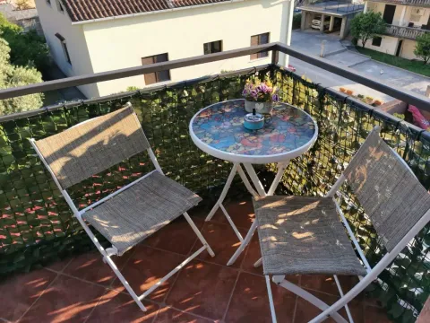 Rent, three bedroom apartment, 110m², Dobrota, Kotor - image 4