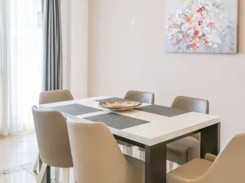 Rent, one bedroom apartment, 90m², Bečići, Budva - image 8