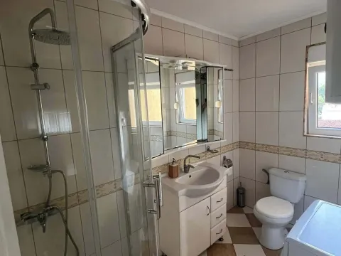 Izdavanje, jednosoban stan, 75m², Centar, Tivat - image 6