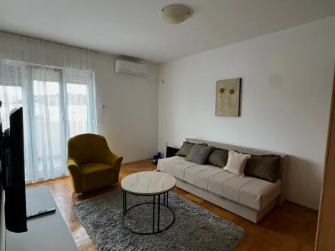 Rent, studio apartment, 27m², Zabjelo, Podgorica - image 1