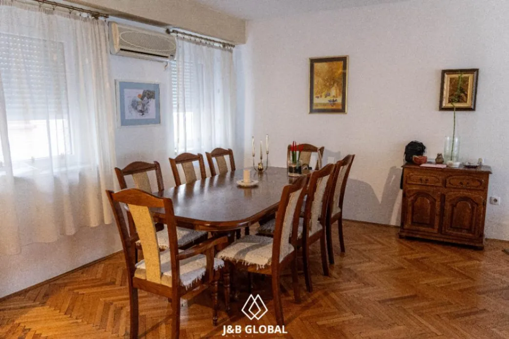 Prodaja, trosoban stan, 120m², Blok 7, Podgorica