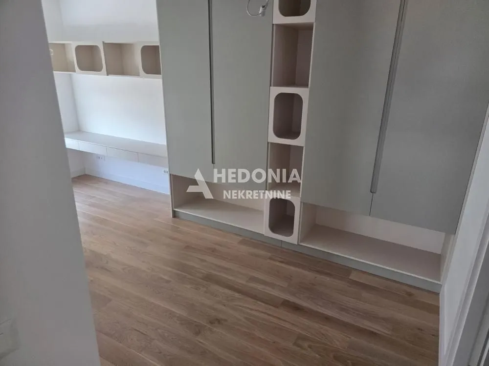 Sale, three bedroom apartment, 81m², Novi Beograd Blok 65, Novi Beograd Sve Podlokacije