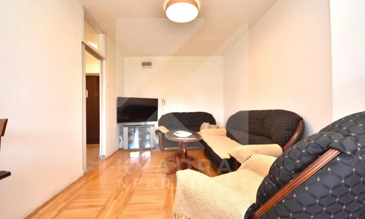 Izdavanje, jednosoban stan, 40m², Preko Morače, Podgorica