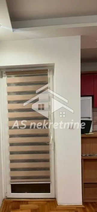Izdavanje, trosoban stan, 120m², Uciteljsko Naselje, Zvezdara Sve Podlokacije