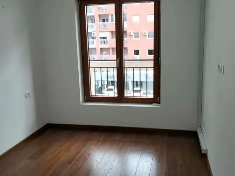 Izdavanje, dvosoban stan, 69m², Master Kvart, Podgorica - image 4