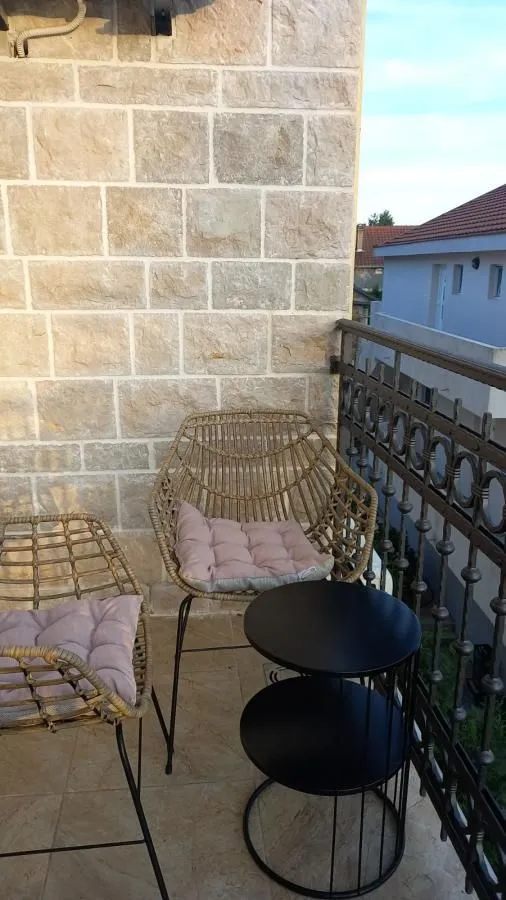 Rent, one bedroom apartment, 35m², Seljanovo, Tivat