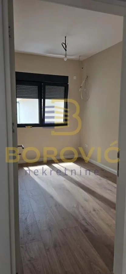 Prodaja, trosoban stan, 68m², Olimp, Zvezdara Sve Podlokacije