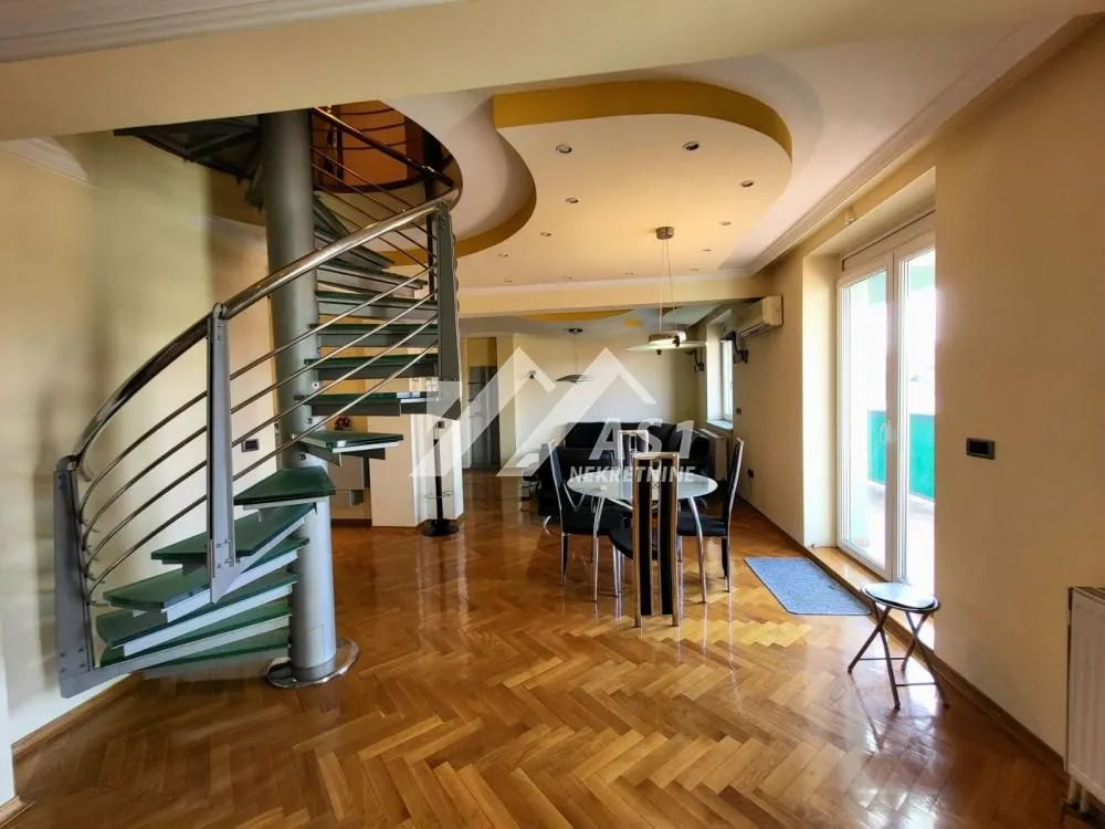 Izdavanje, četvorosoban stan, 180m², Novi Sad Sve Podlokacije, Novi Sad