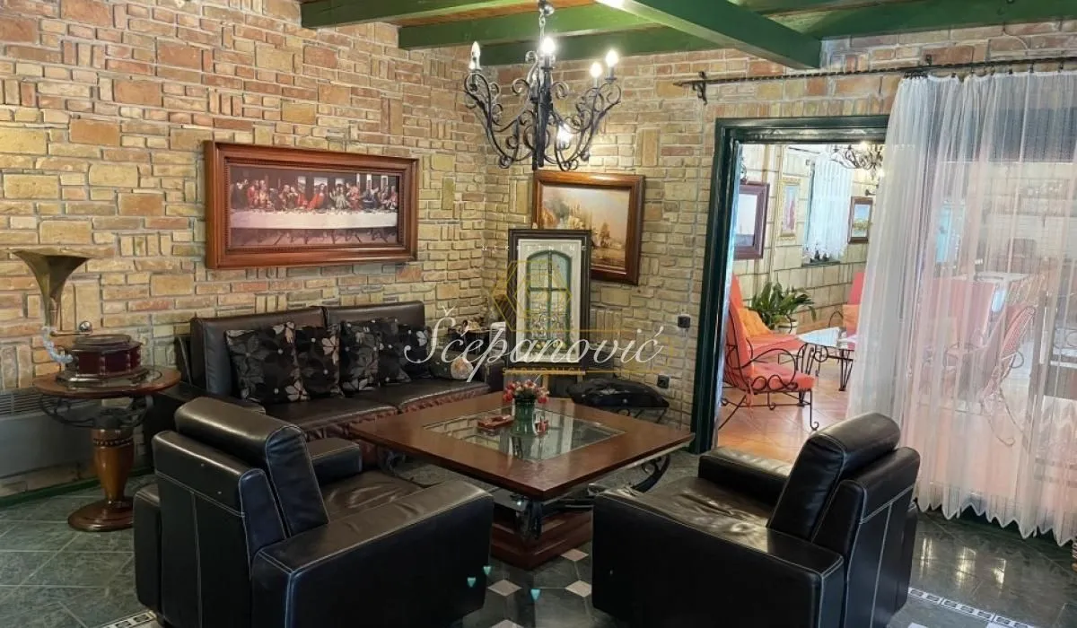 Prodaja, kuća, 202m², Sremska Kamenica, Petrovaradin