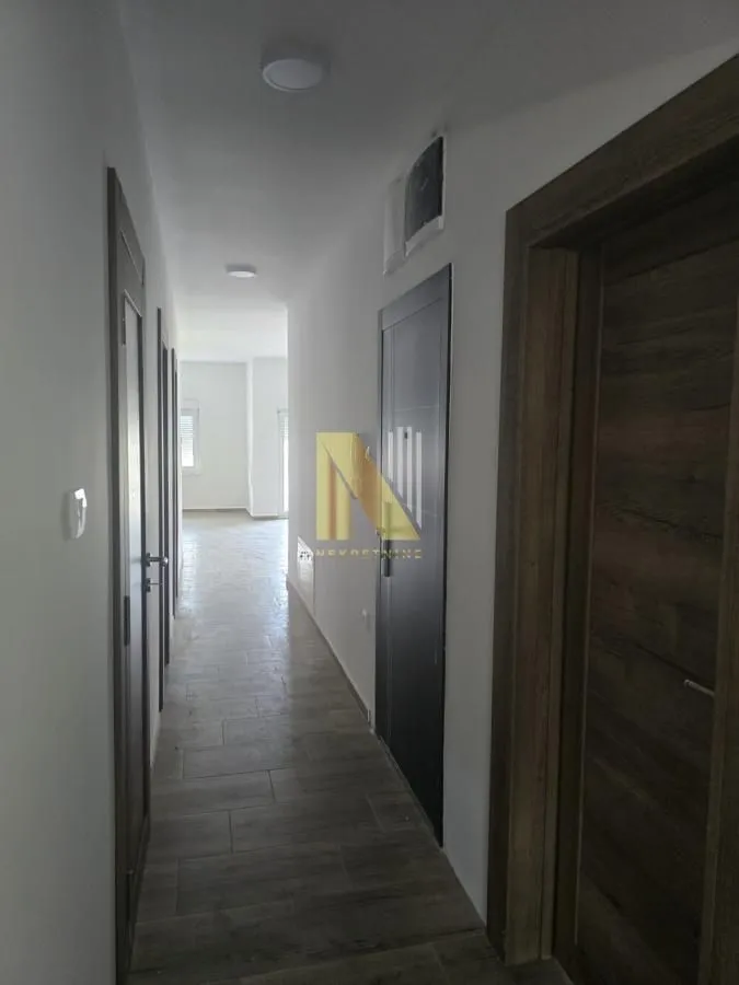 Prodaja, trosoban stan, 70m², Vidovdansko naselje, Novi Sad Sve Podlokacije