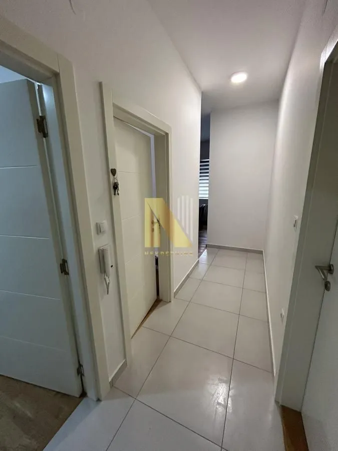 Izdavanje, dvosoban stan, 46m², Rotkvarija, Novi Sad Sve Podlokacije