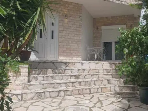 Prodaja, kuća, 90m², Šušanj, Bar