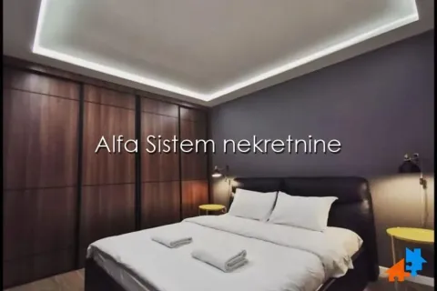 Moderna spavaća soba sa bračnim krevetom i ugradnim plakarom. - image 7