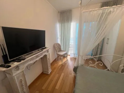 Rent, two bedroom apartment, 67m², Bečići, Budva - image 3