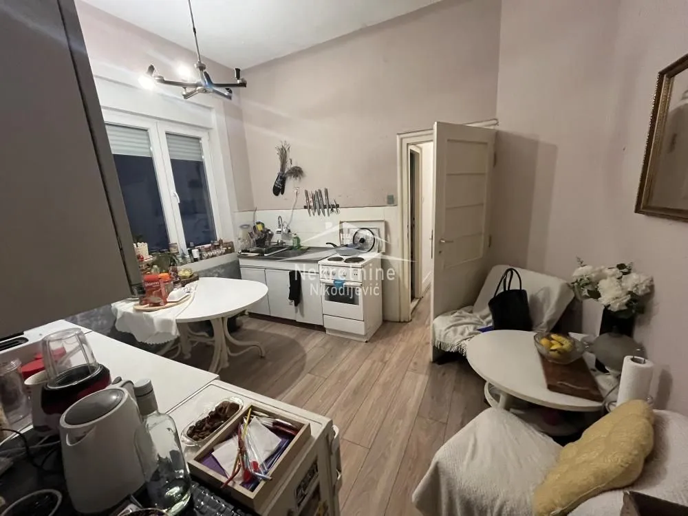 Prodaja, četvorosoban stan, 97m², Centar Sve Podlokacije, Beograd