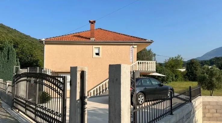 Sale, house, 750m², Kotor, Crna Gora