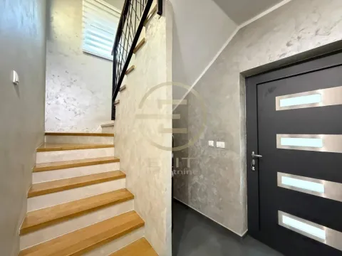 Prodaja, kuća, 174m², Sremska Kamenica, Petrovaradin - image 25