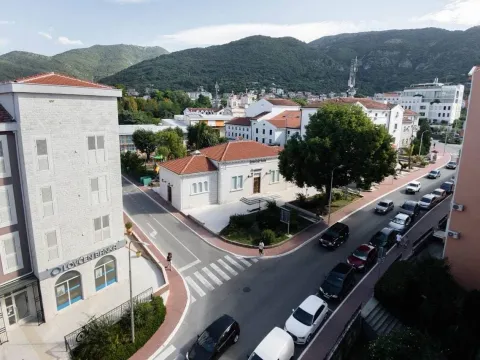 Prodaja, stan, 49m², Tivat, Crna Gora - image 8