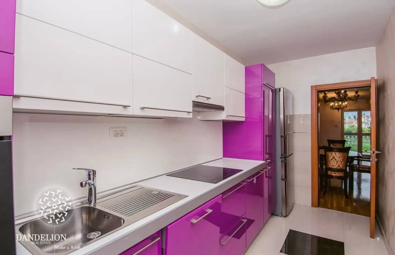 Rent, house, 220m², Stari Aerodrom, Podgorica