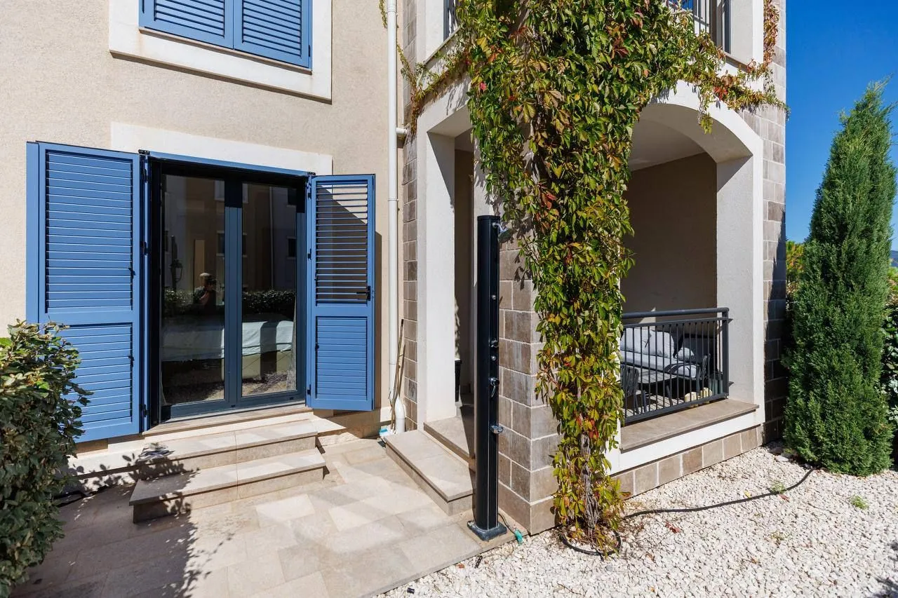 Prodaja, jednosoban stan, 50m², Luštica Bay, Tivat