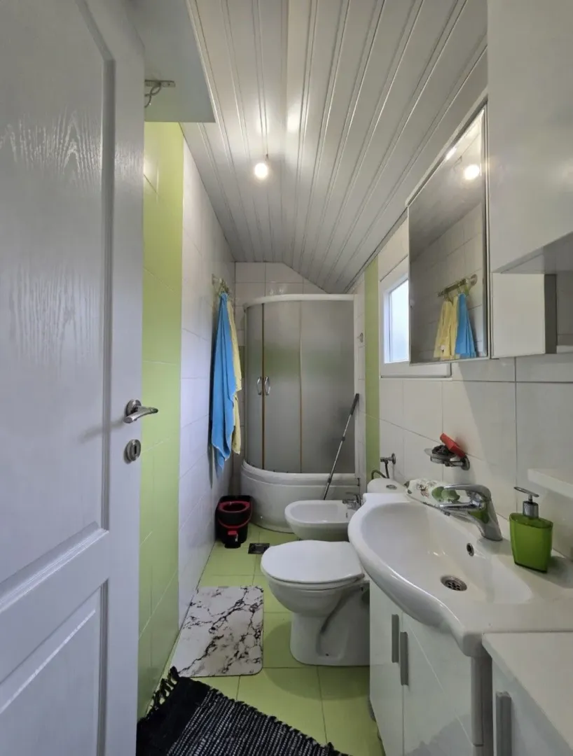 Prodaja, kuća, 289m², Tološi, Podgorica