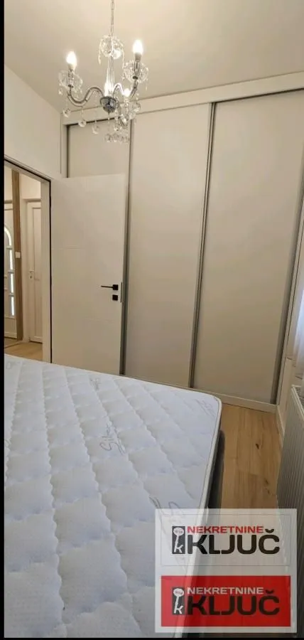 Izdavanje, jednosoban stan, 36m², Centar, Novi Sad