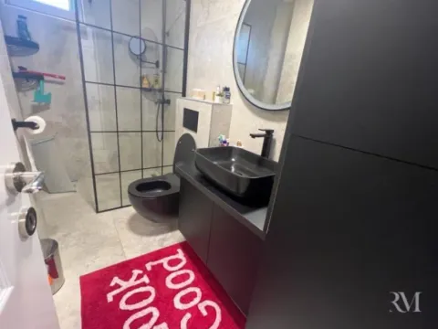 Izdavanje, kuća, 160m², Dumidran, Tivat - image 11