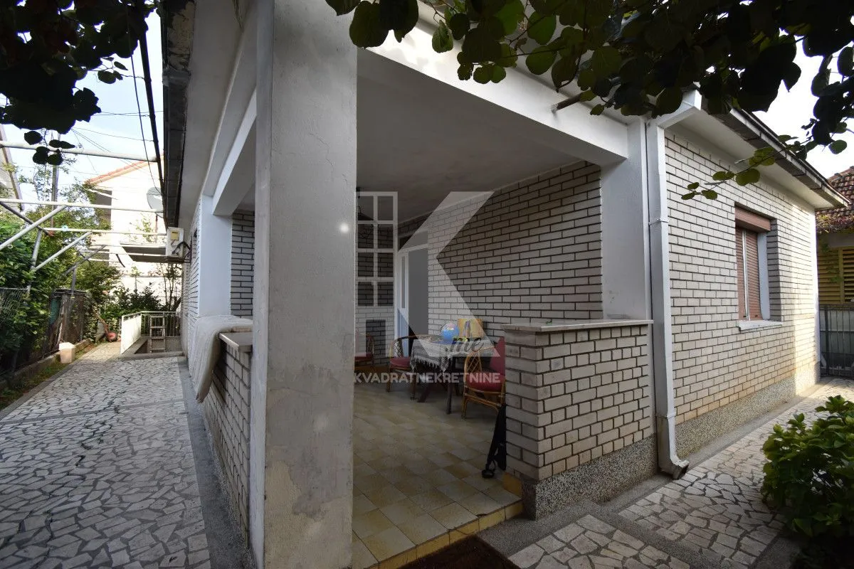 Prodaja, kuća, 230m², Masline, Podgorica