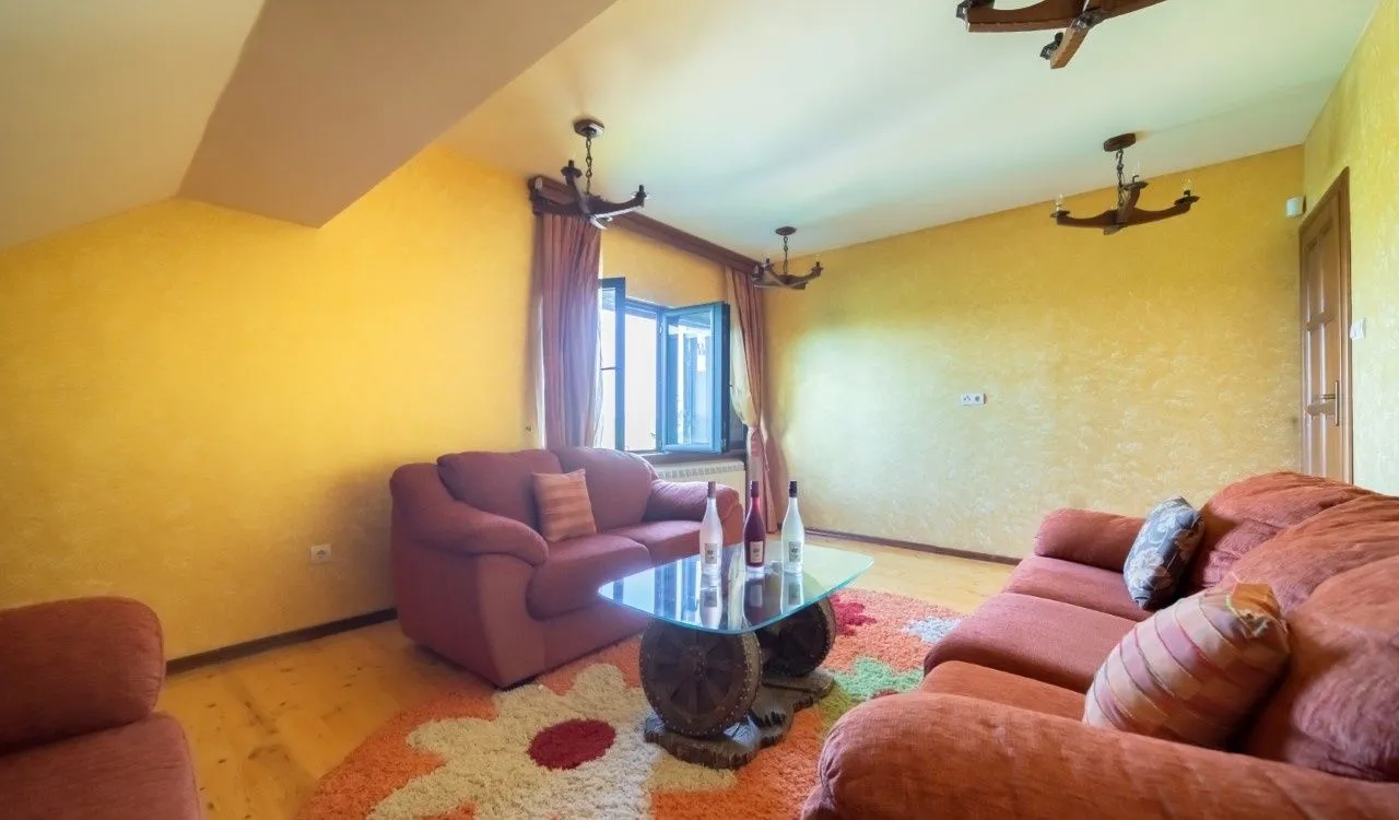 Prodaja, kuća, 300m², Motički gaj, Žabljak
