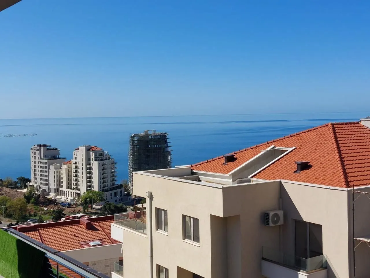 Izdavanje, jednosoban stan, 47m², Bečići, Budva