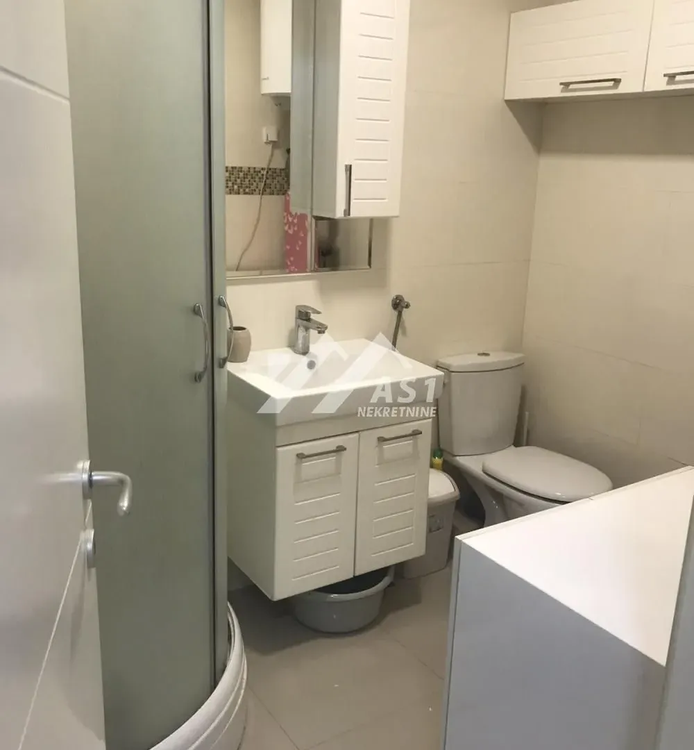 Izdavanje, jednosoban stan, 40m², Rotkvarija, Novi Sad Sve Podlokacije