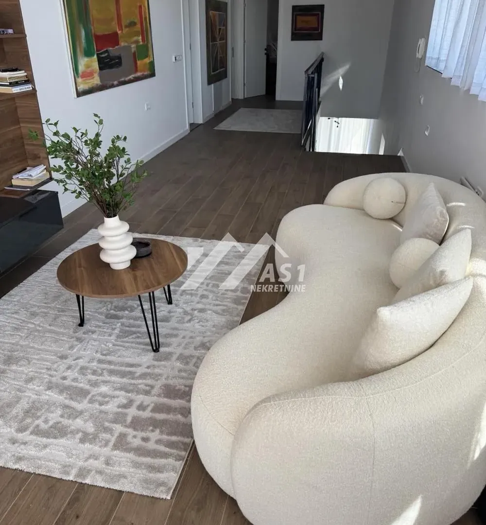 Rent, house, 300m², Kamenjar, Novi Sad Sve Podlokacije