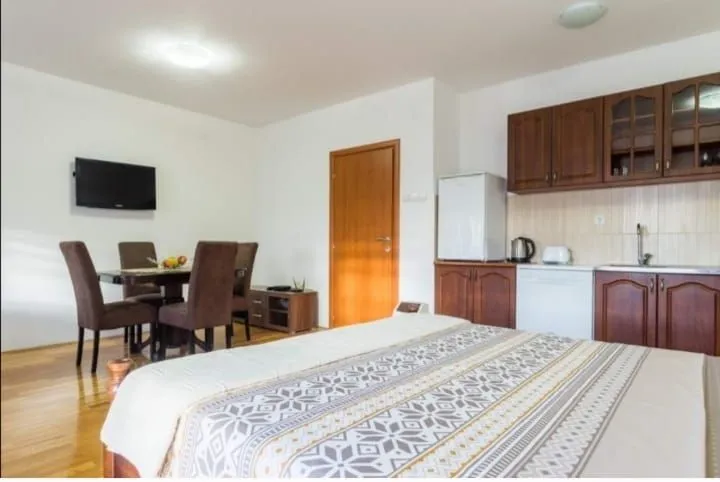Rent, studio apartment, 30m², 1 maj, Podgorica