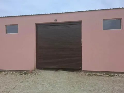 Izdavanje, poslovni prostor, 1000m², Zemun Ugrinovci, Zemun Sve Podlokacije - image 3