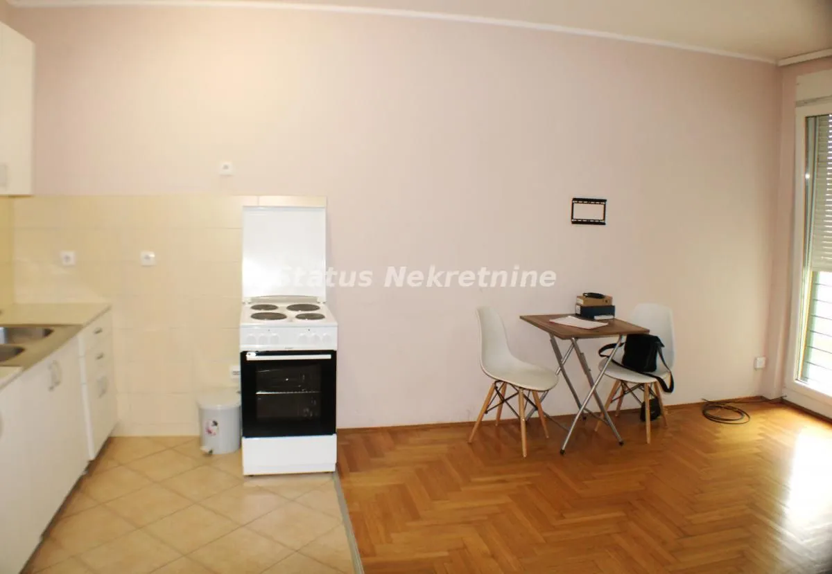 Prodaja, garsonjera, 29m², Grbavica, Novi Sad Sve Podlokacije