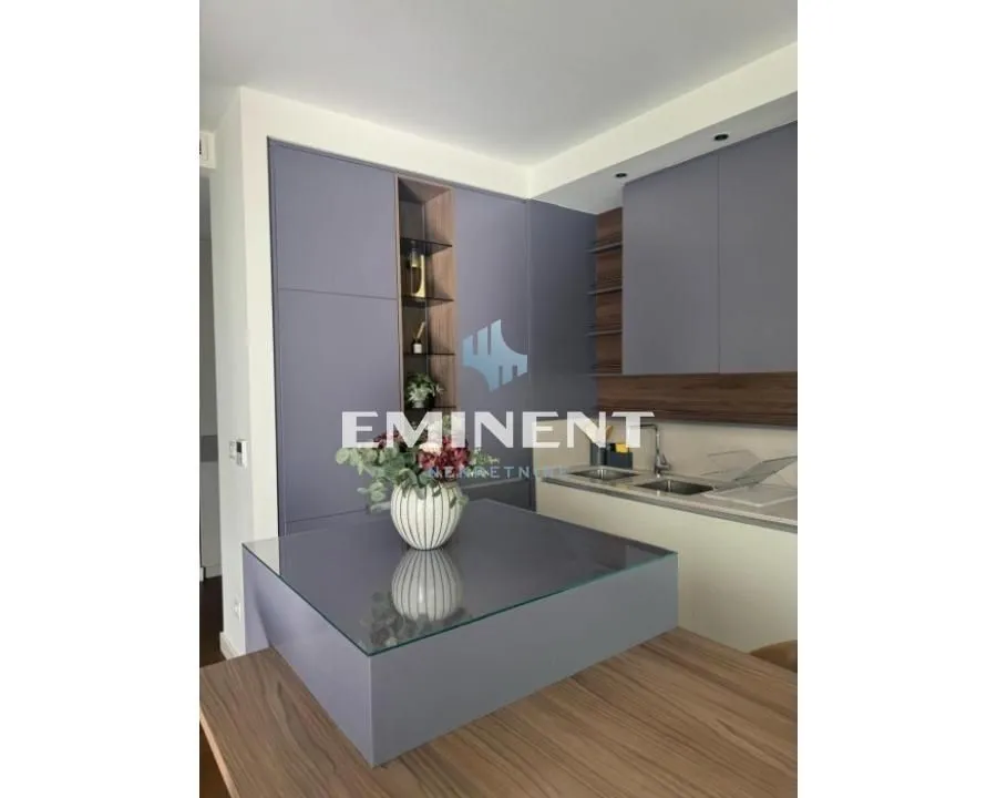 Rent, four bedroom apartment, 140m², Savski Venac, Beograd
