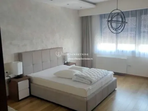 Izdavanje, četvorosoban stan, 180m², Kalenić Pijaca, Vračar Sve Podlokacije - image 5