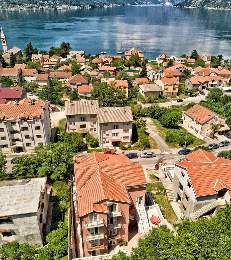 Rent, one bedroom apartment, 36m², Dobrota, Kotor